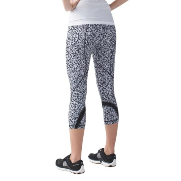 Lululemon Run Inspire Crop II FullOn Luxtreme Mini Brushed Animal Black White - Picture 1 of 9